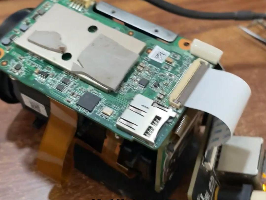 专业监控设备维修 海康威视球机不自检与画面发红故障解析